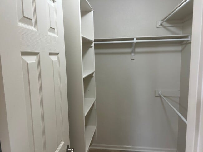 Building Photo - Charming 3 Bed 2 Bath Home