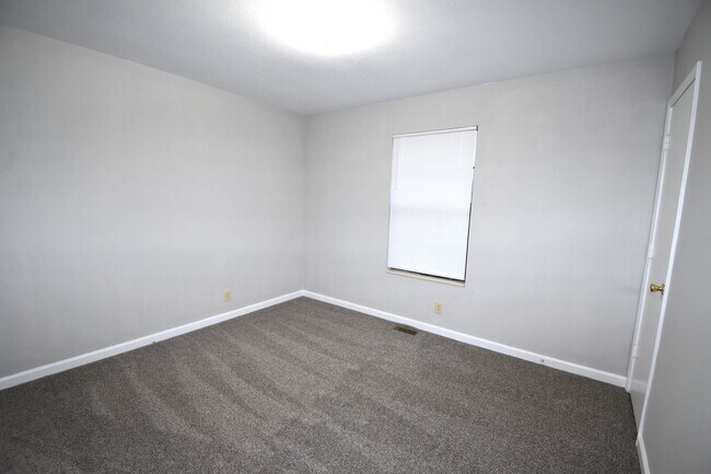 Building Photo - Northridge Drive-276