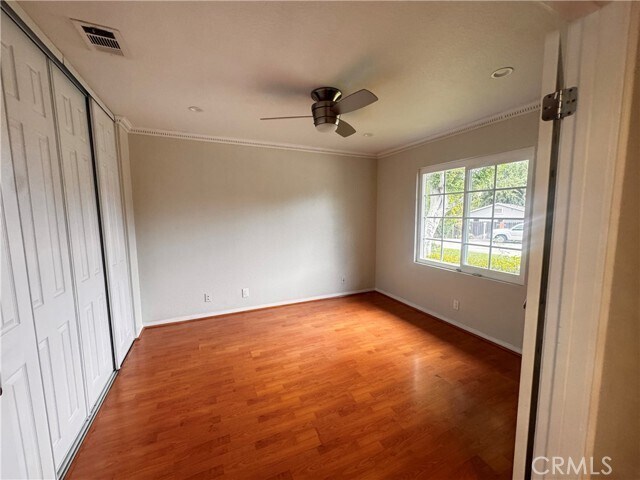 Building Photo - 925 Royal Oaks Dr