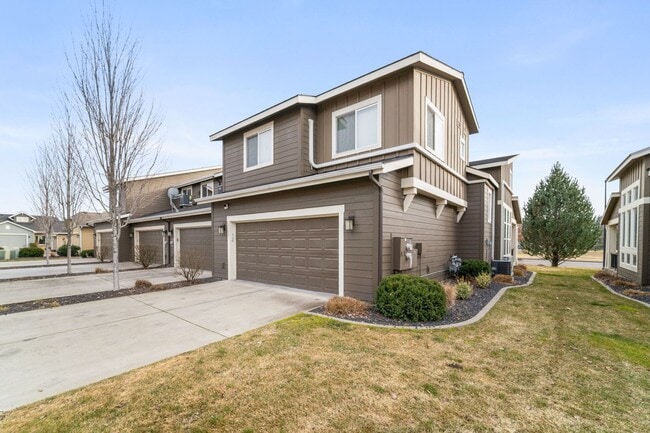 Building Photo - 2122 W Summit Pkwy