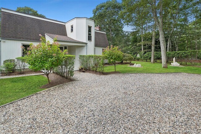 Building Photo - 11 Sandown Ct