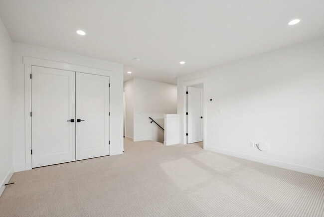 Building Photo - 474 Ascent Dr