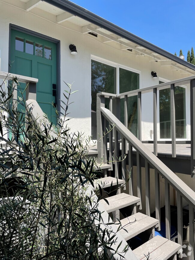 Front Door/Deck - 2522 Lake View Ave