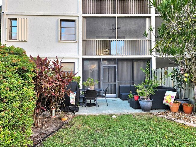 Building Photo - 2232 N Cypress Bend Dr