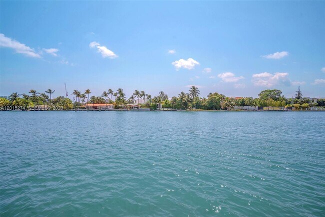 Building Photo - 9101 E Bay Harbor Dr