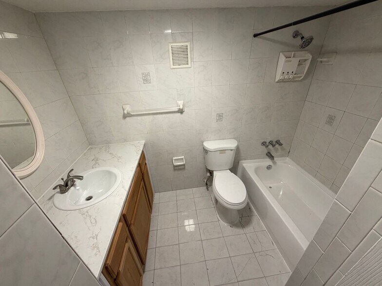 Building Photo - 4275 NW S Tamiami Canal Dr