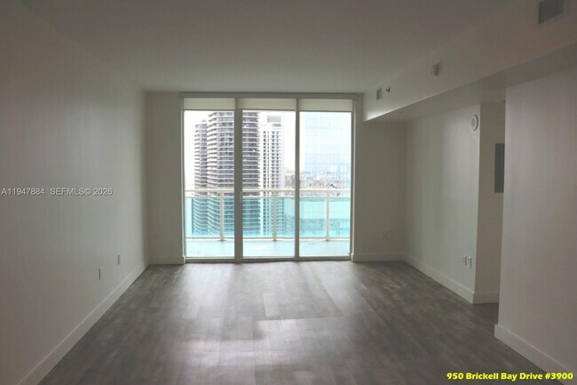 Building Photo - 950 Brickell Bay Dr