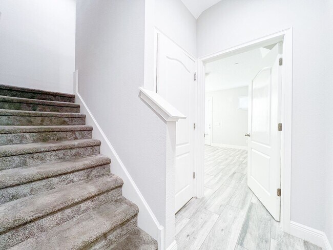 Building Photo - Luxury 4-Bedroom Townhome in Laureate Park – Now Available!
