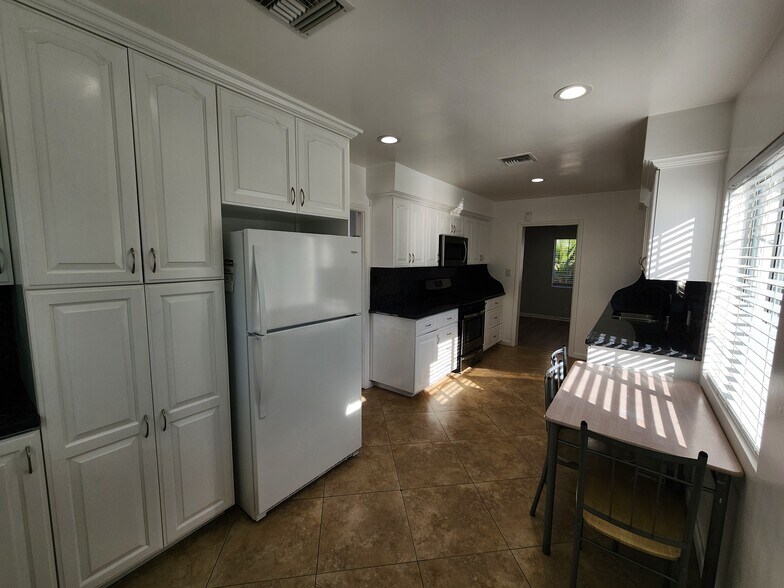 Building Photo - 12549 Barbara Ann St