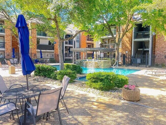 Building Photo - Charming 1-Bedroom Condo in Gated North Da...