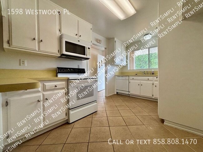 Building Photo - 1598 Westwood Pl