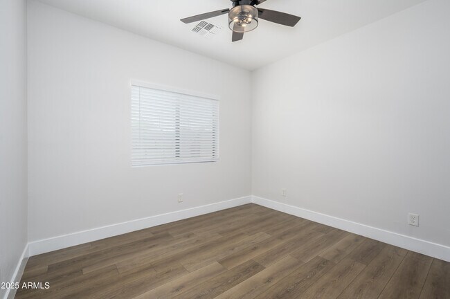 Building Photo - 274 N Delaware St