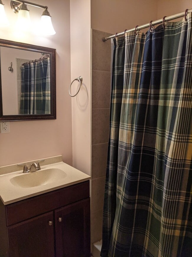 Building Photo - Montreat School Year Rental