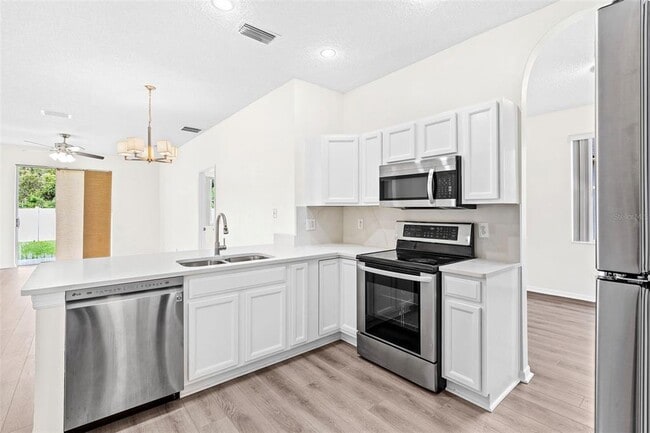 Building Photo - 10301 Beneva Dr