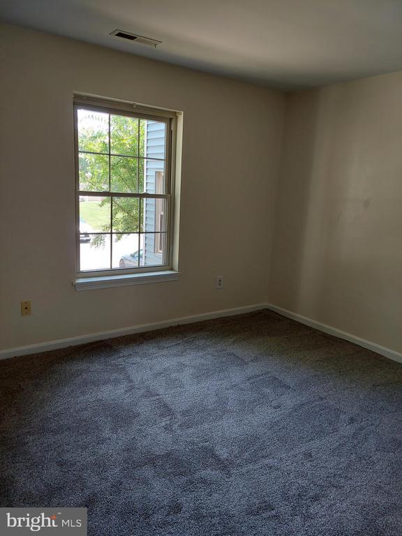 Building Photo - 6 Cloverwood Ct