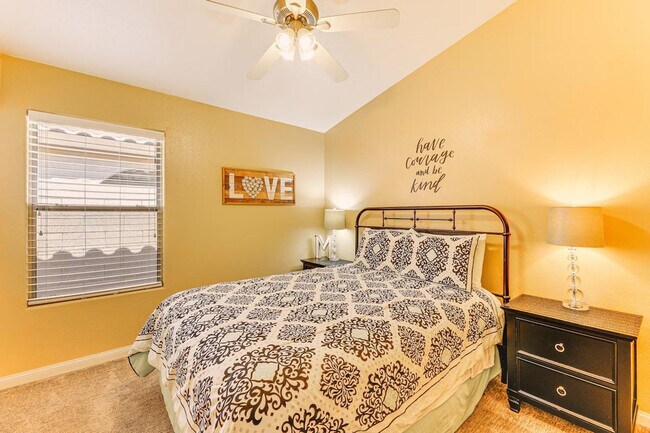 Building Photo - 43854 W Cahill Dr