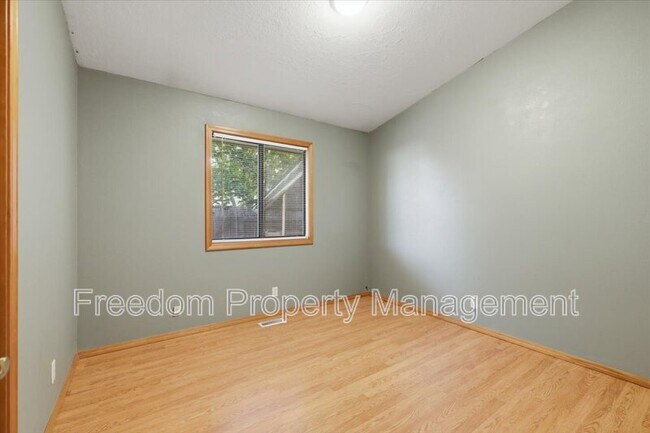 Building Photo - 6127 N Portsmouth Ave