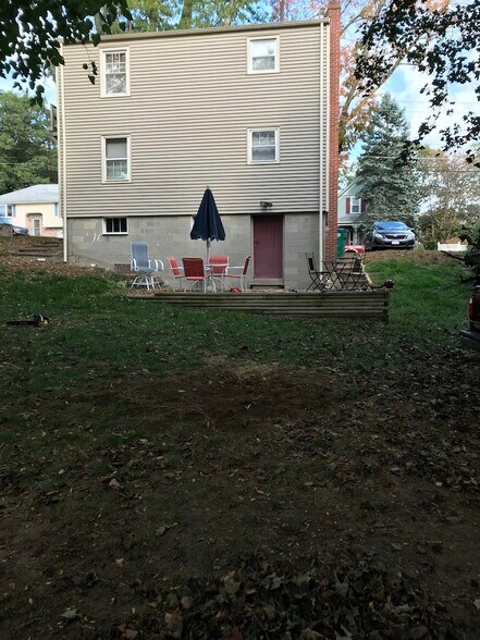 Building Photo - 38 Lamb St