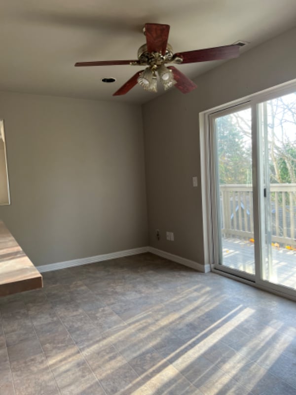 Building Photo - 12 Lake Louise Dr SW