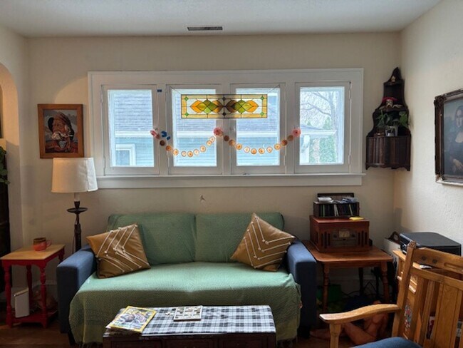 Building Photo - 2739 Buchanan St NE