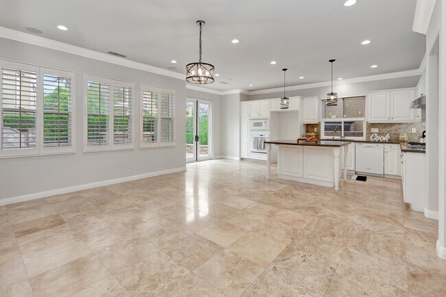 Building Photo - 132 Spring Valley