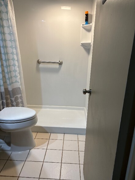 Building Photo - 105 Robert Dr