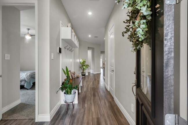 Building Photo - 20151 Bushwick Falls Dr
