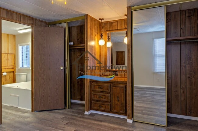 Building Photo - 563 Terry Trl
