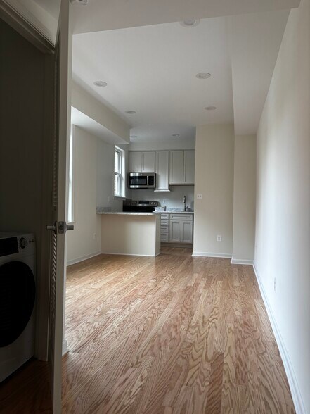 Building Photo - 1447 Chapin St NW