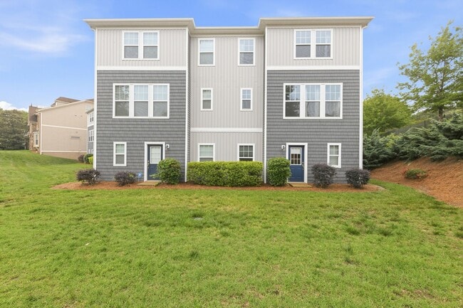 Building Photo - 4bd 3.5bath TWH close to LoSo, South End, Uptown, NoDa