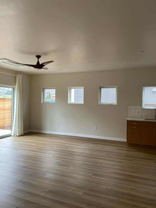 Building Photo - 691 Stoneridge Drive, Unit ADU