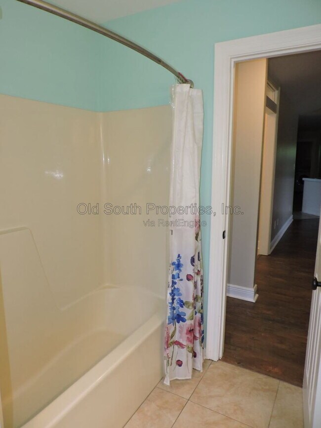 Building Photo - 5016 Challenger Way