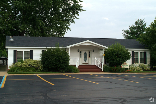 Building Photo - Cranberry Lake