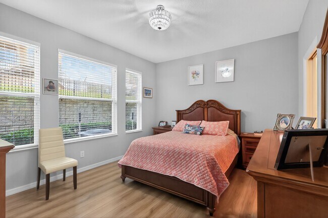 Building Photo - 17523 Promenade Dr