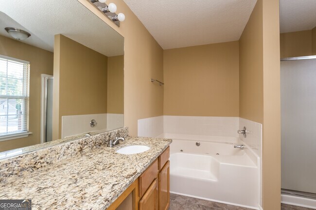 Building Photo - 2061 Registry Dr