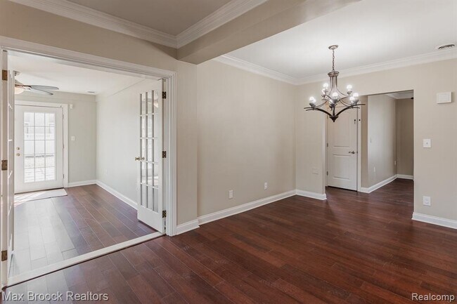 Building Photo - 1610 Yosemite Blvd