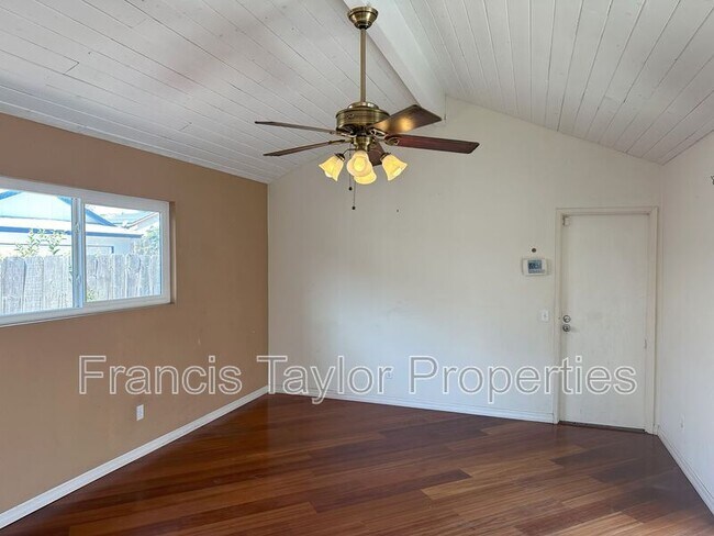 Building Photo - 2230 Montemar Ave