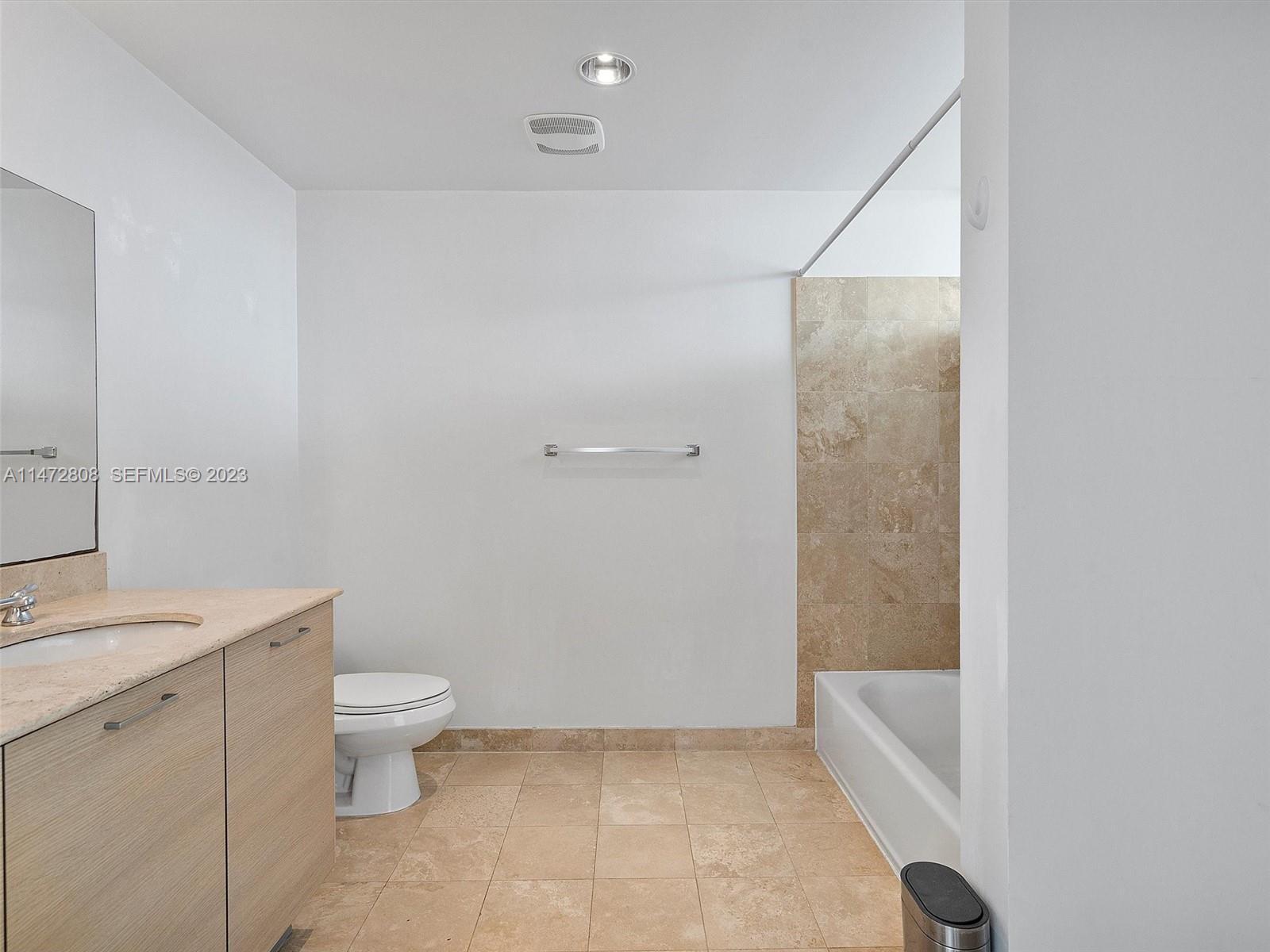 Building Photo - 350 NE 24th St