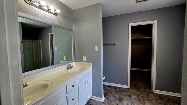 Building Photo - 7122 Sunrise Hill Ln