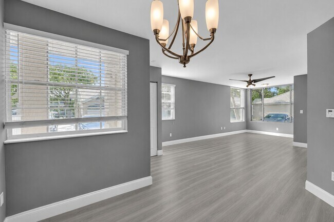 Building Photo - 2881 N Oakland Forest Dr