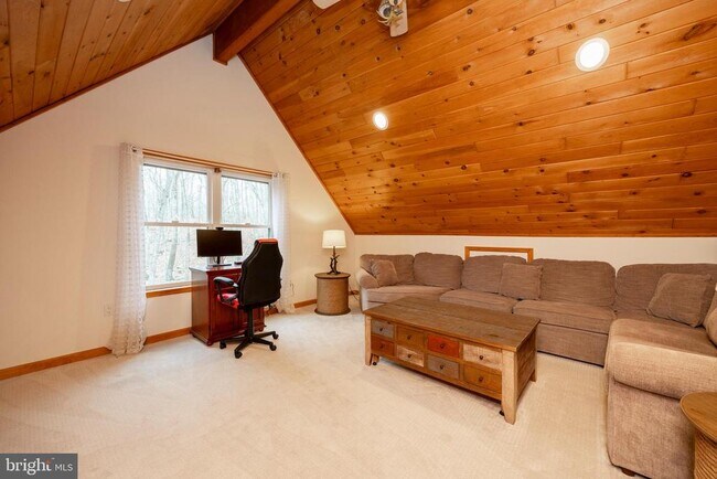 Building Photo - 1212 Acacia Dr