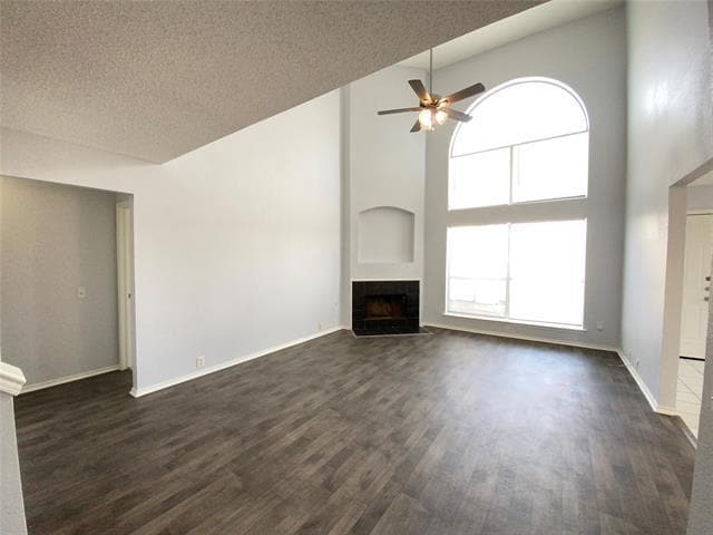 Building Photo - 5204 Vista Verde Dr