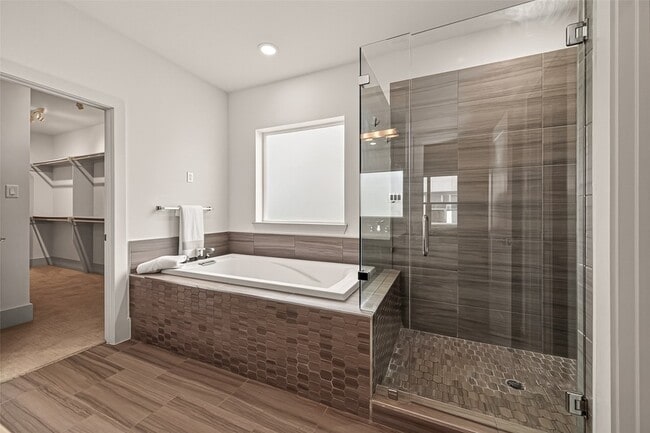 Building Photo - 1604 Ovid St