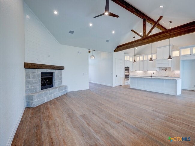 Building Photo - 505 Magan Ln