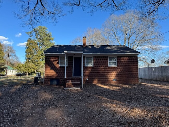 Building Photo - Available to Show