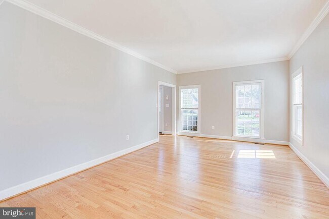 Building Photo - 1168 Taji Ct