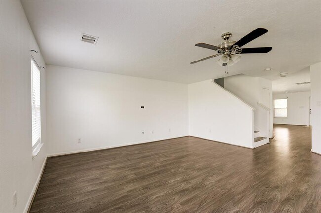 Building Photo - 834 Sweet Flower Dr