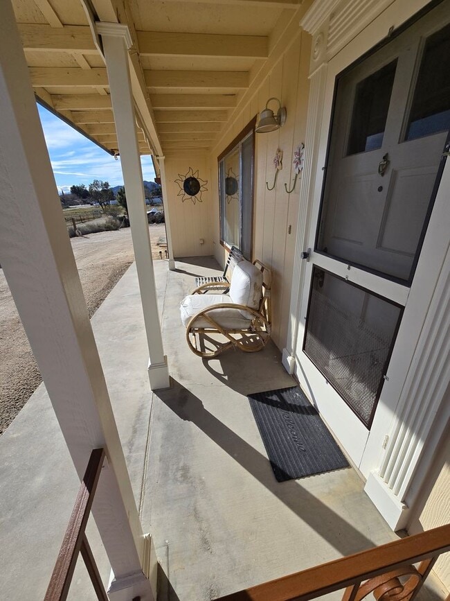 Building Photo - Secure and Spacious!