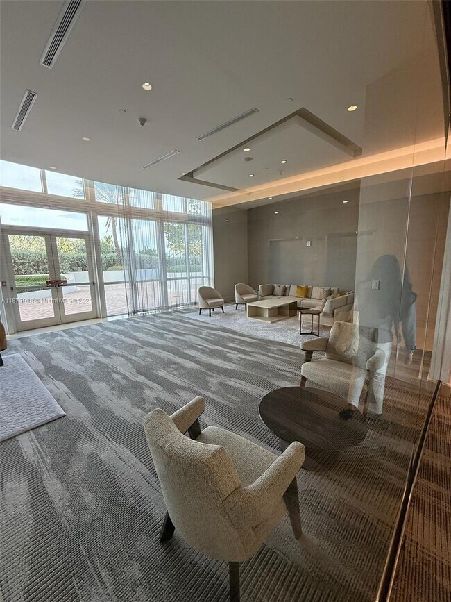 Building Photo - 18201 Collins Ave