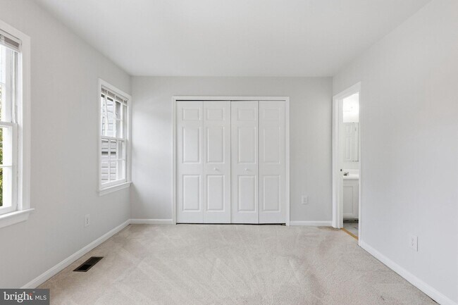 Building Photo - 8013 Dayspring Ct